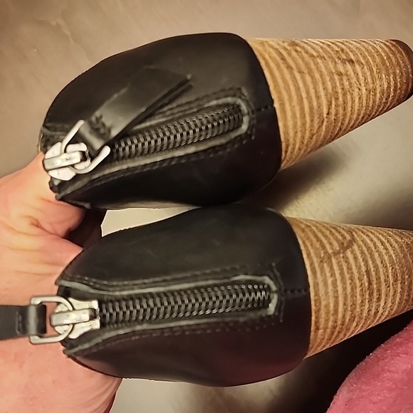 Clark Artisan Okena Sass Black leather Booties 7M - Picture 3 of 8